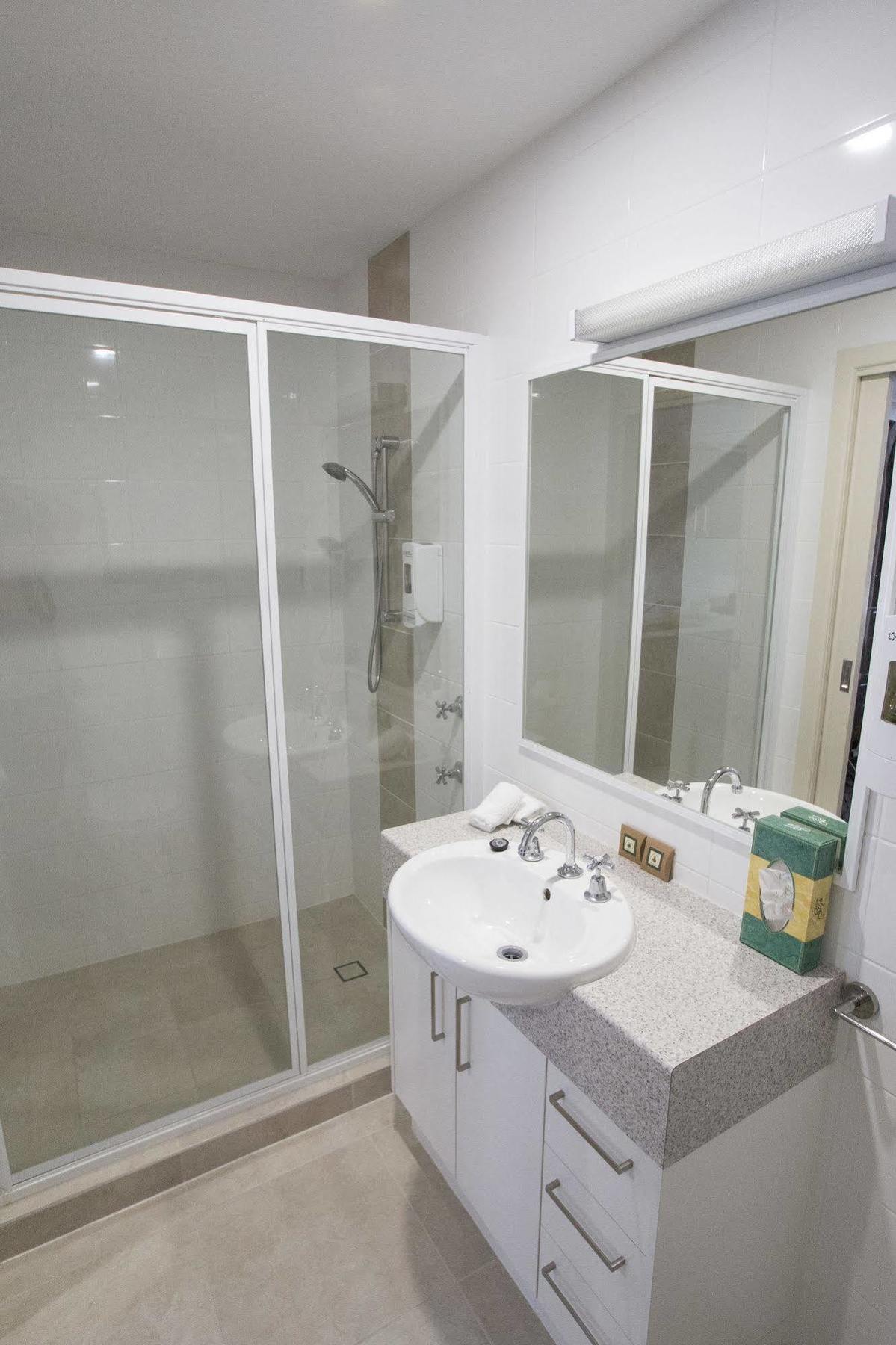 The Metropolitan Spring Hill Motel 3*